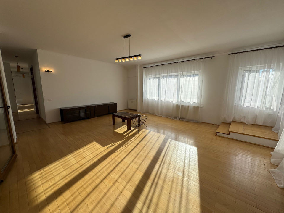 Închiriere Penthouse în centrul Clujului, 150 mp.,+ terasă de 90 mp.
