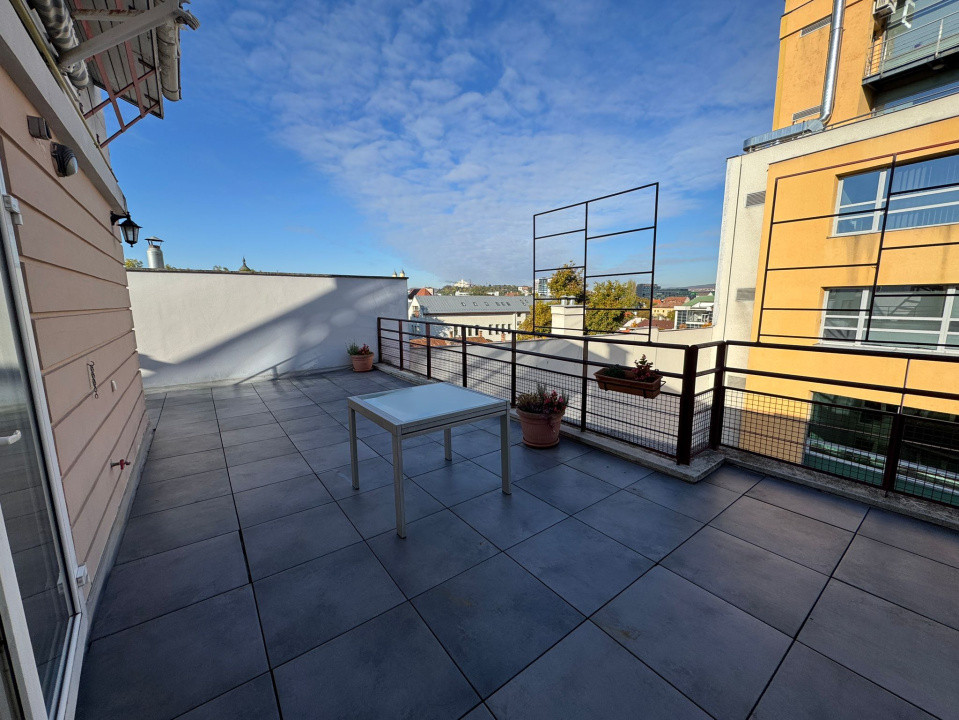 Închiriere Penthouse în centrul Clujului, 150 mp.,+ terasă de 120 mp.