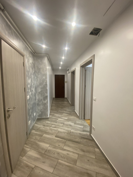 Vânzare apartament 3 camere Centrul Civic Brașov