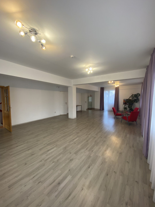 Inchiriere vilă Brașov 400 mp