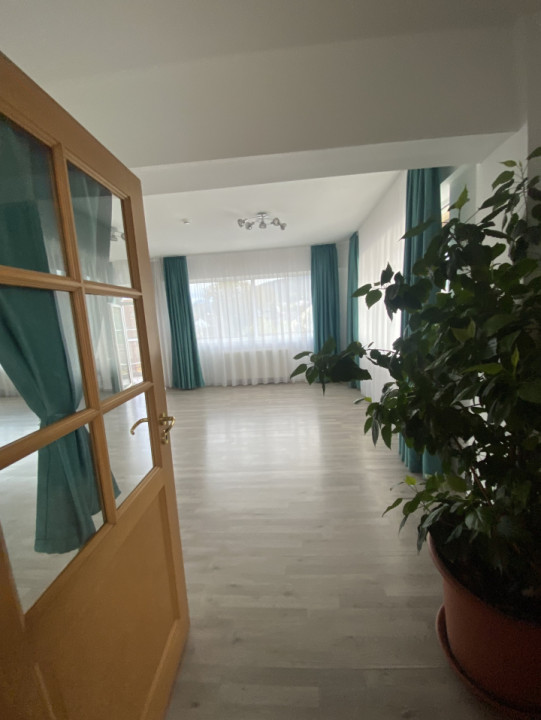 Inchiriere vilă Brașov 400 mp