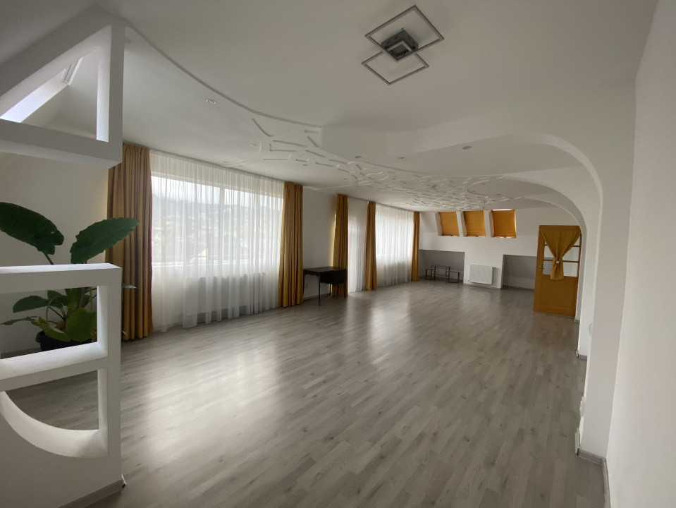 Inchiriere vilă Brașov 400 mp