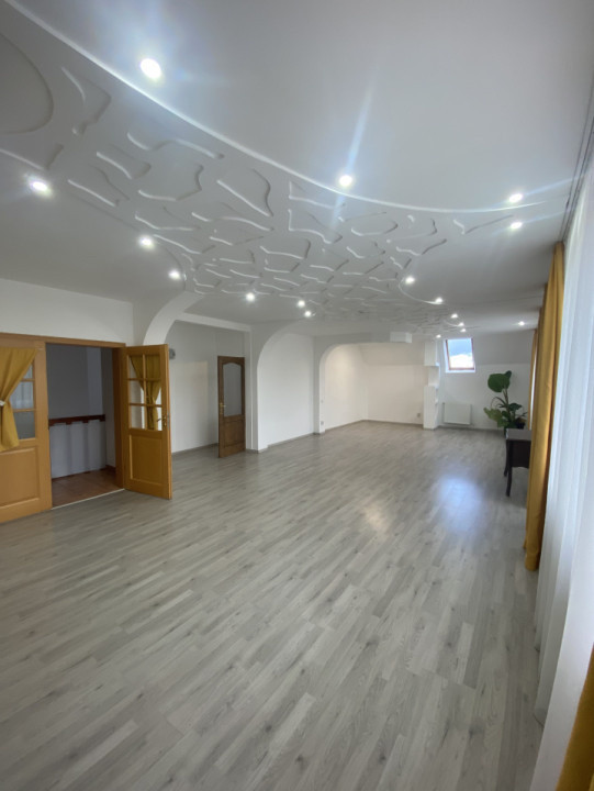 Inchiriere vilă Brașov 400 mp