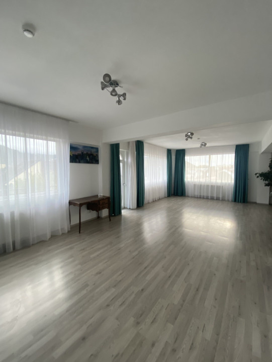 Inchiriere vilă Brașov 400 mp