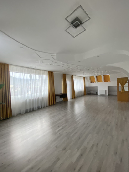 Inchiriere vilă Brașov 400 mp