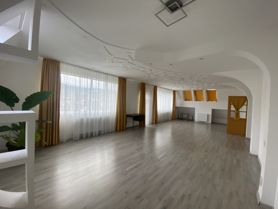 Inchiriere vilă Brașov 400 mp