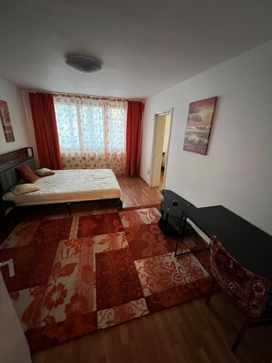 Agentie, ofer spre inchiriere apartament 3 camere langa Colina