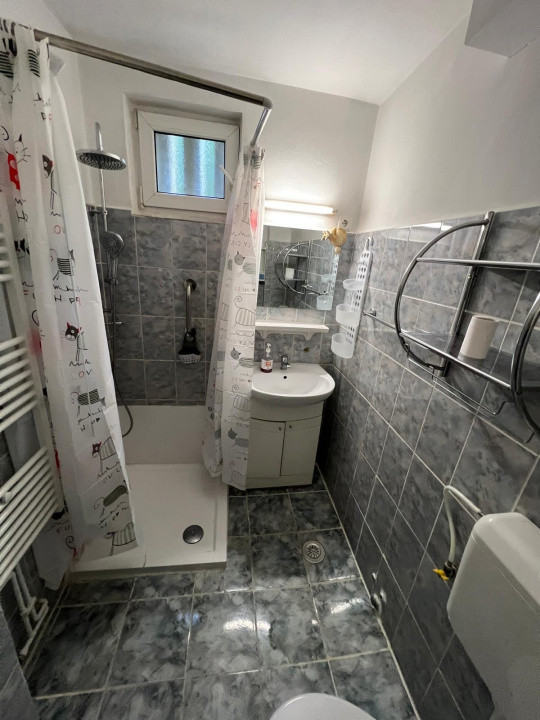 Agentie, ofer spre inchiriere apartament 3 camere langa Colina