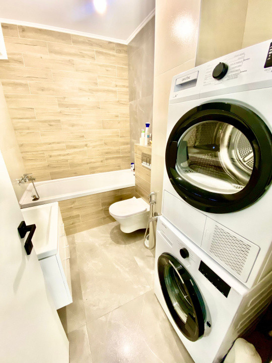 Apart 3 camere, decomandate, mobilat, utilat, loc de parcare, zona Prima Nufarul