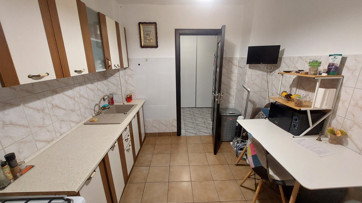 Apartament doua camere decomandat, etajul 3, Brazda zona Scoala 23