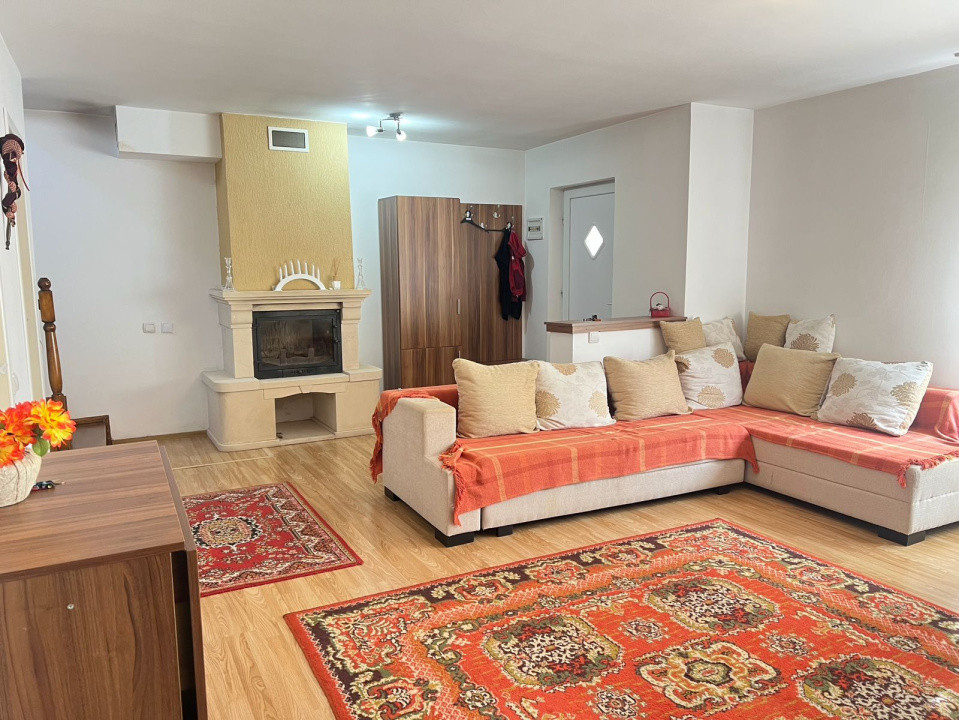 Închiriere casă/duplex cu 4 camere, curte de 180 mp., Florești