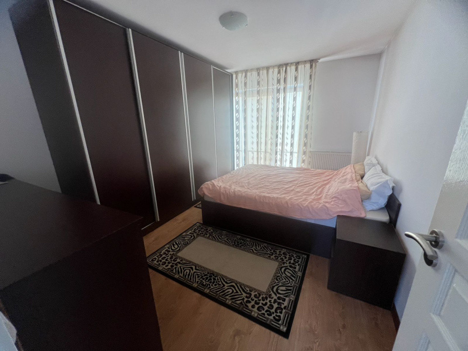 Închiriere casă/duplex cu 4 camere, curte de 180 mp., Florești