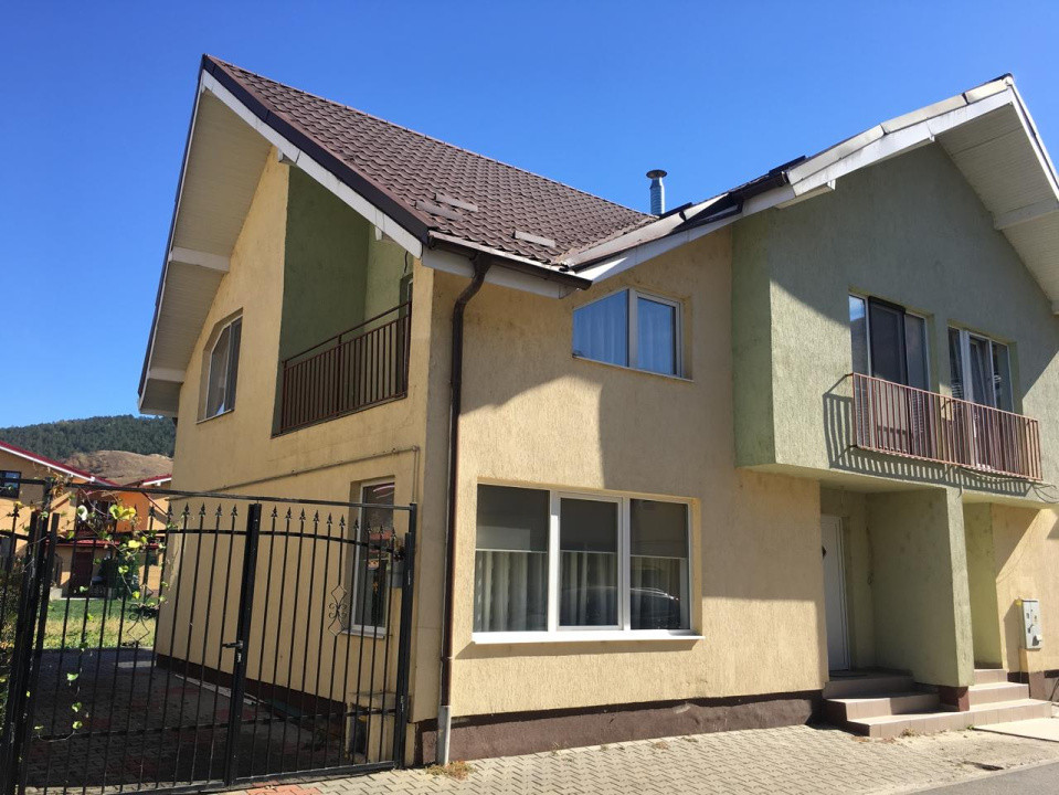 Închiriere casă/duplex cu 4 camere, curte de 180 mp., Florești