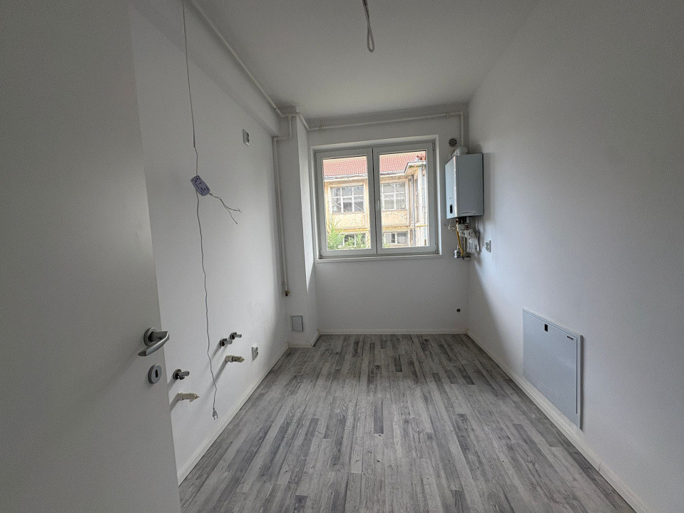 Apartament, 2 camere, 50 mp, decomandat, Centru, Zona Scoala Anton Pann