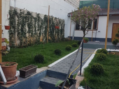 Casă individuală, zonă Trei Stejari – stradă liniștită, curte, garaj, 4 camere