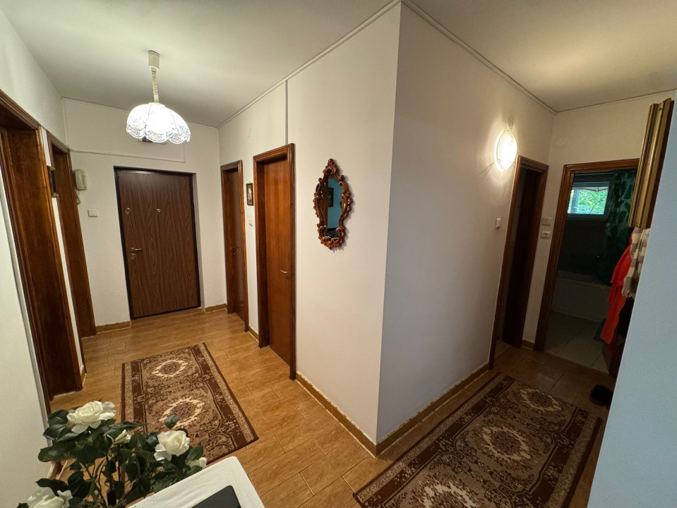 Apartament 4 camere, decomandat, 98.42mp, cartier 1 Mai, zona Insula