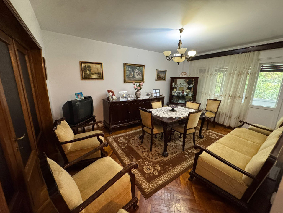 Apartament 4 camere, decomandat, 98.42mp, cartier 1 Mai, zona Insula