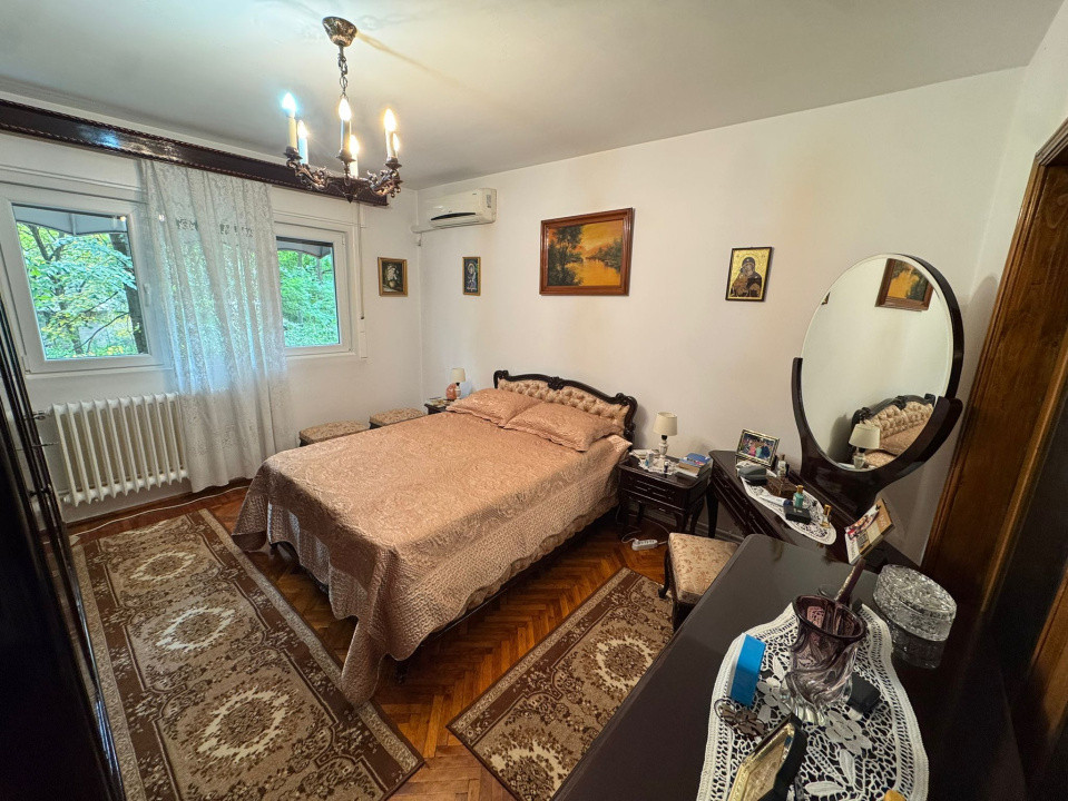 Apartament 4 camere, decomandat, 98.42mp, cartier 1 Mai, zona Insula