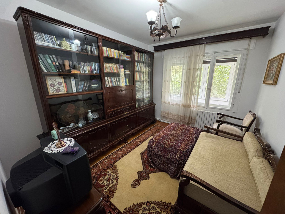 Apartament 4 camere, decomandat, 98.42mp, cartier 1 Mai, zona Insula