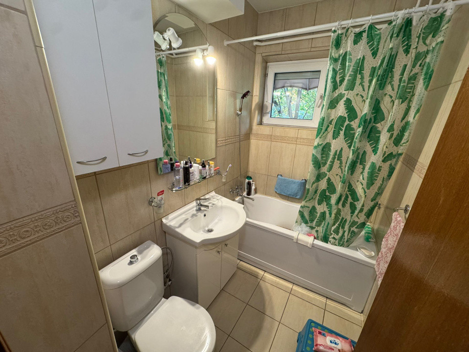 Apartament 4 camere, decomandat, 98.42mp, cartier 1 Mai, zona Insula