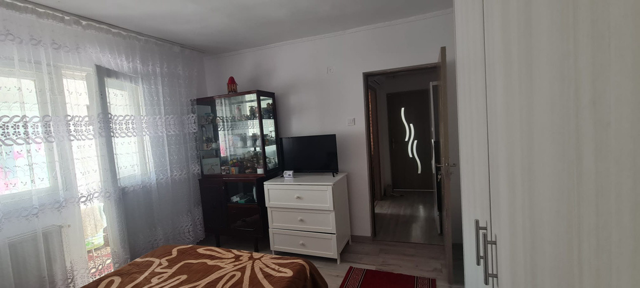 Apartament 2 camere zona Piata Moldovei