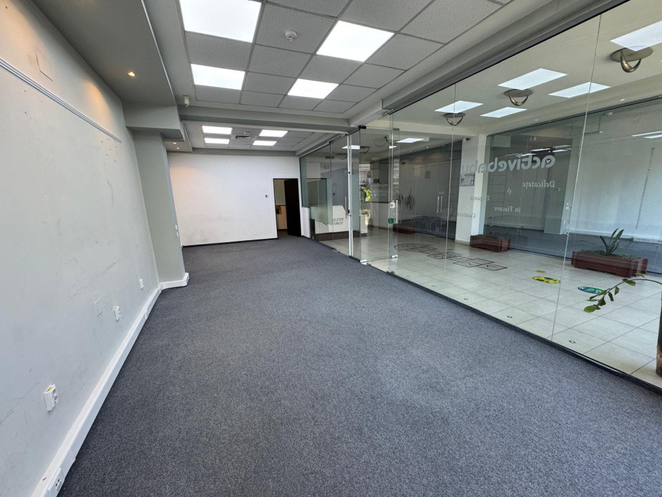 Închiriere spațiu comercial cu vitrină, 50 mp.,  în Centrul Clujului!