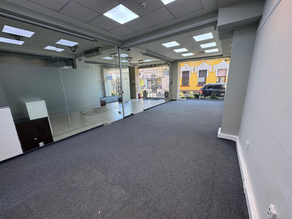 Închiriere spațiu comercial cu vitrină, 50 mp.,  în Centrul Clujului!