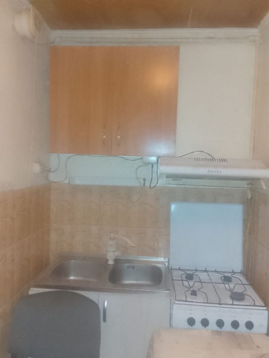 Garsoniera, 28 mp utili, zona Trei Stejari