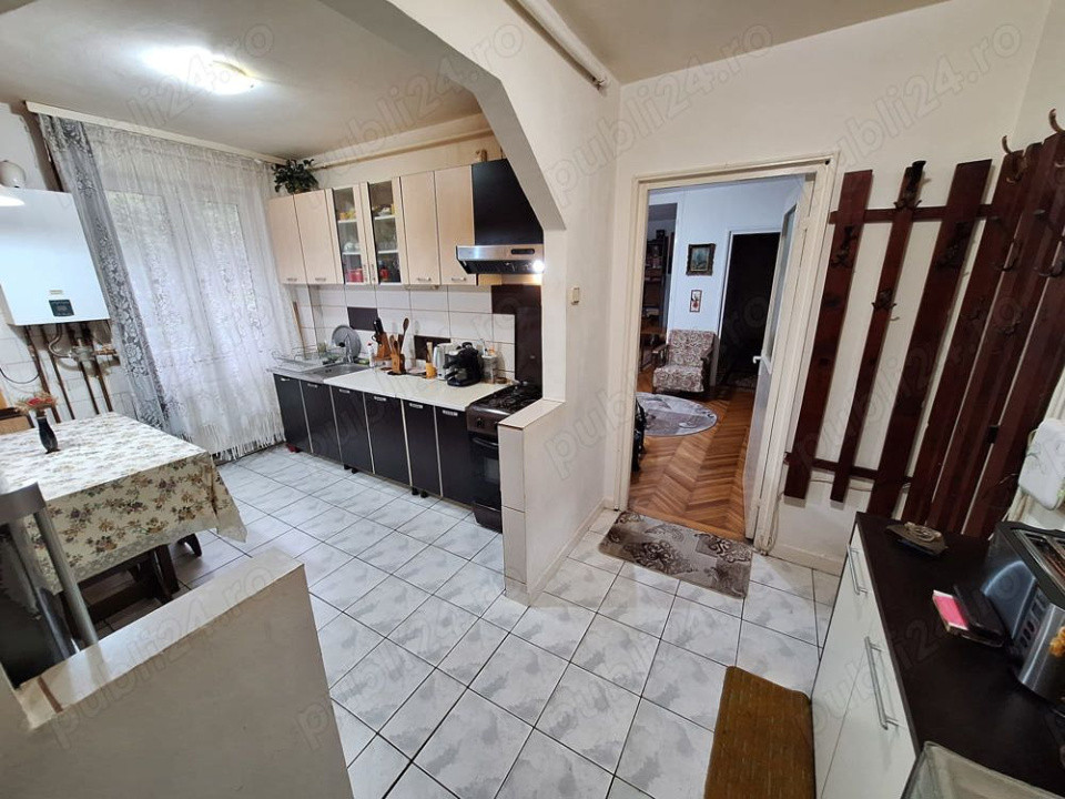De vanzare apartament 4 camere cartierul Sasar