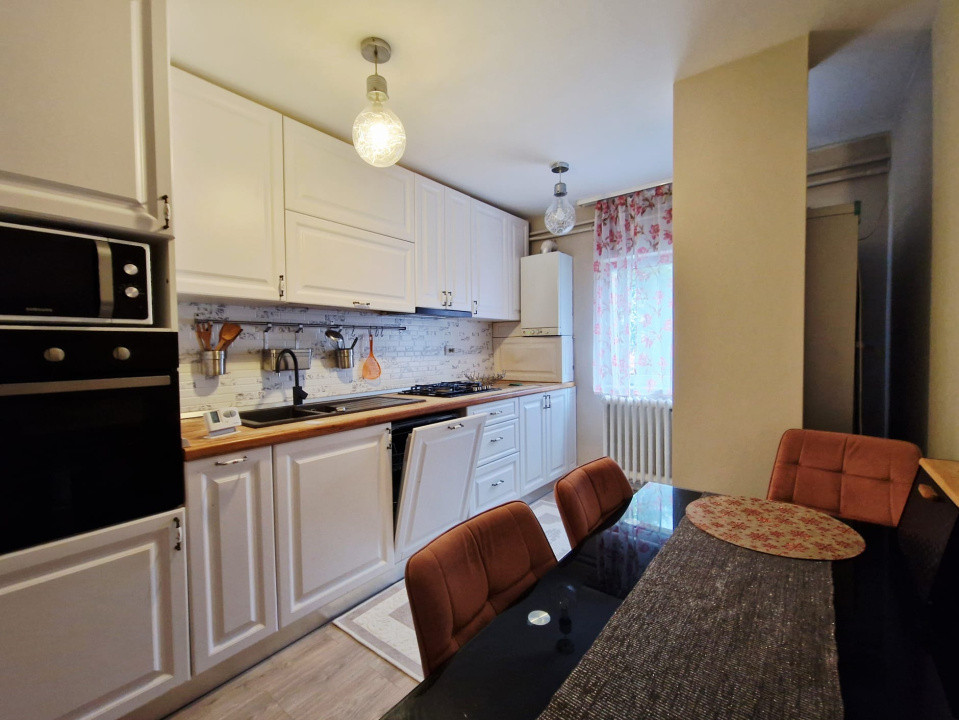 Oportunitate!Vânzare apartament. cu 3 cam., Zorilor