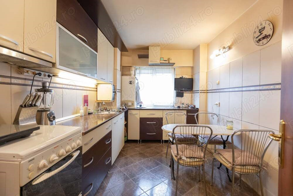 Apartament 4 camere de vânzare – Centru Civic 