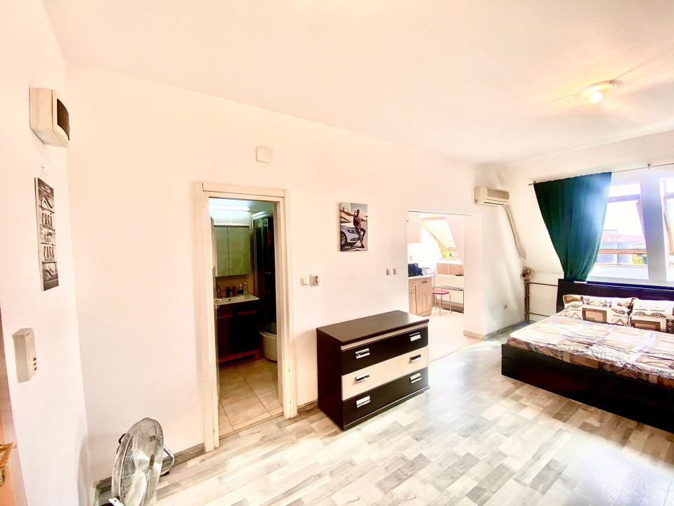 Garsonieră mobilată, utilată, etaj 4, str Războieni