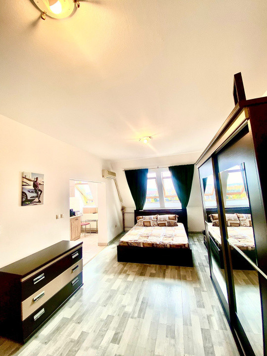 Garsonieră mobilată, utilată, etaj 4, str Războieni