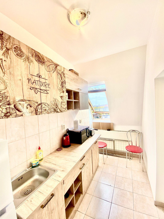 Garsonieră mobilată, utilată, etaj 4, str Războieni