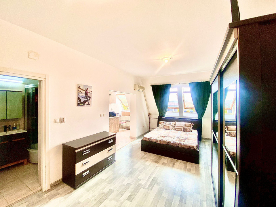 Garsonieră mobilată, utilată, etaj 4, str Războieni