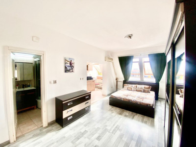 Garsonieră mobilată, utilată, etaj 4, str Războieni