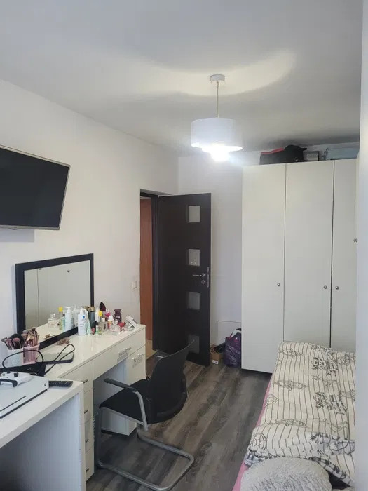 Apartament 3 camere, 56 mp utili, zona Terezian