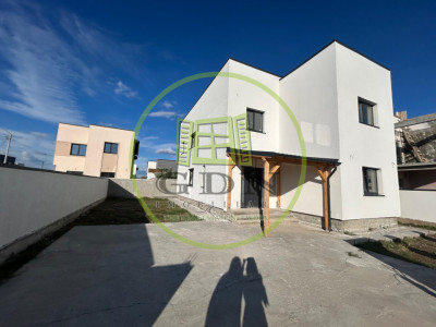 Casa P+1, teren 324 mp, 151 mp utili, zona Magnolia, Pielesti