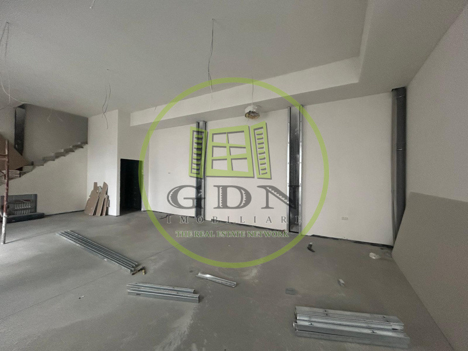 Spatiu comercial, 300mp, Central