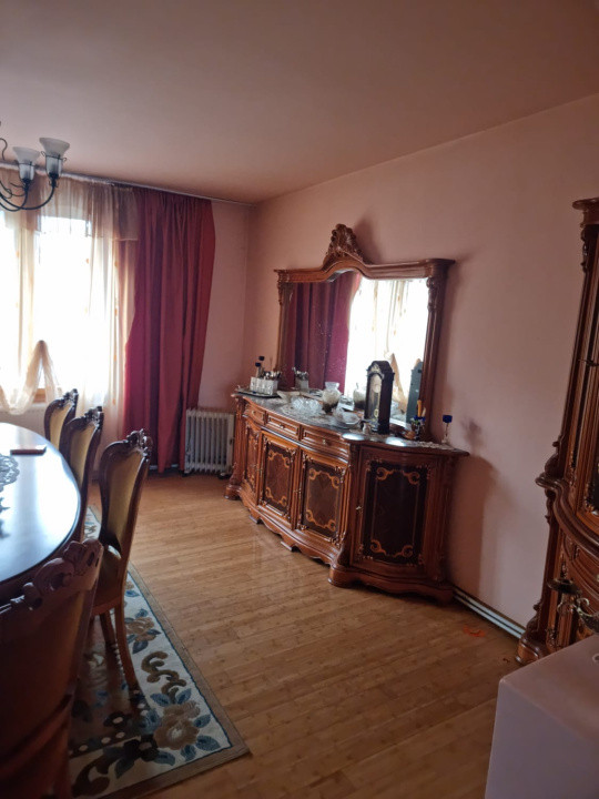 Casa de locuit parter+etaj Loc. Gurahont Arad