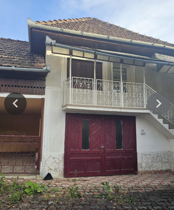 Casa de locuit 10 camere + 2479 mp teren, Loc. Izbuc, jud. Bihor