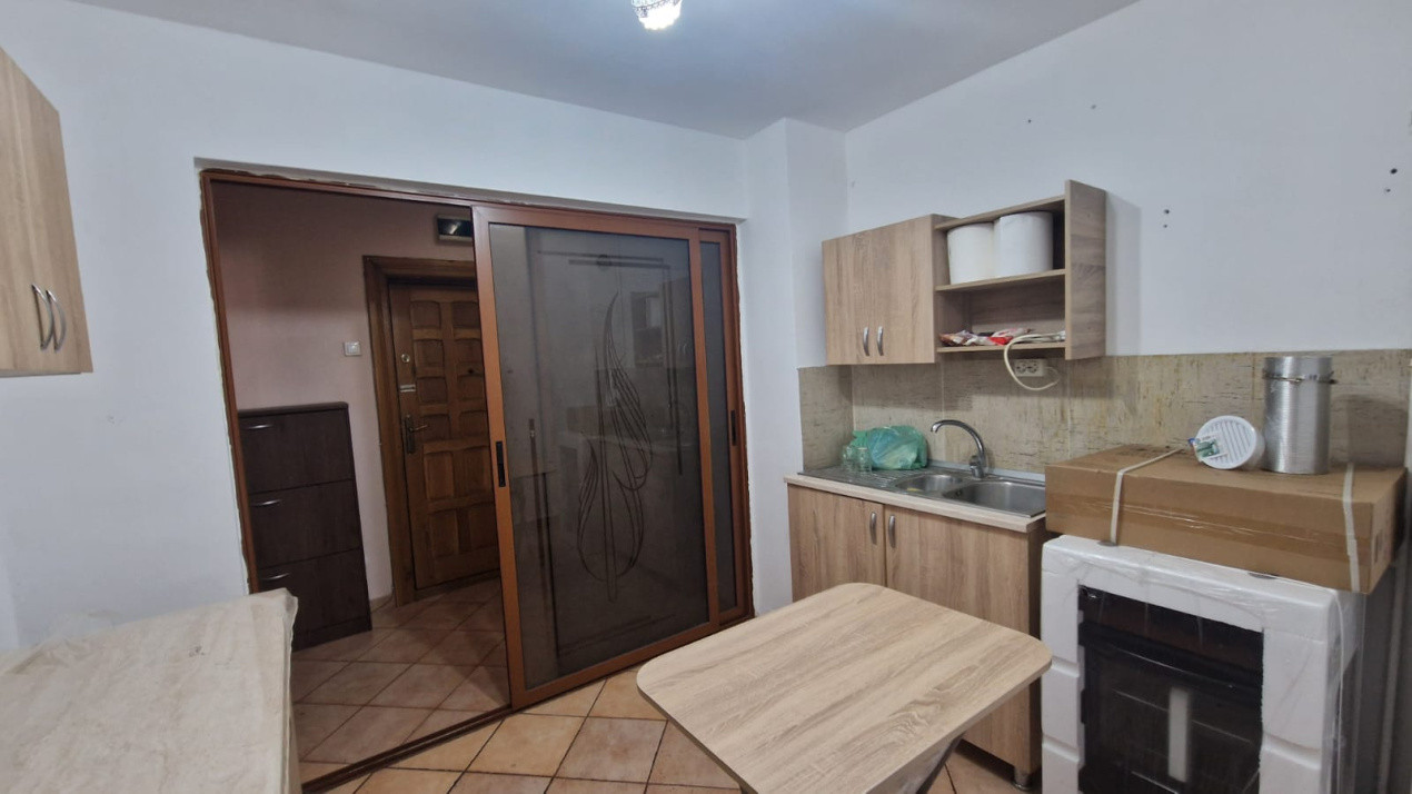 Apartament 3 camere, circular, 82mp, Centru, zona Ramada