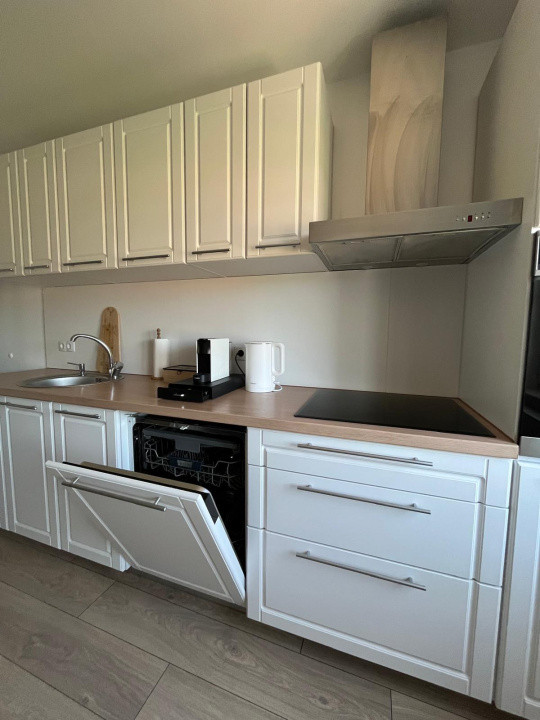 Închiriere ap. 3 cam., la casă 100 mp.+ curte, zona Gruia