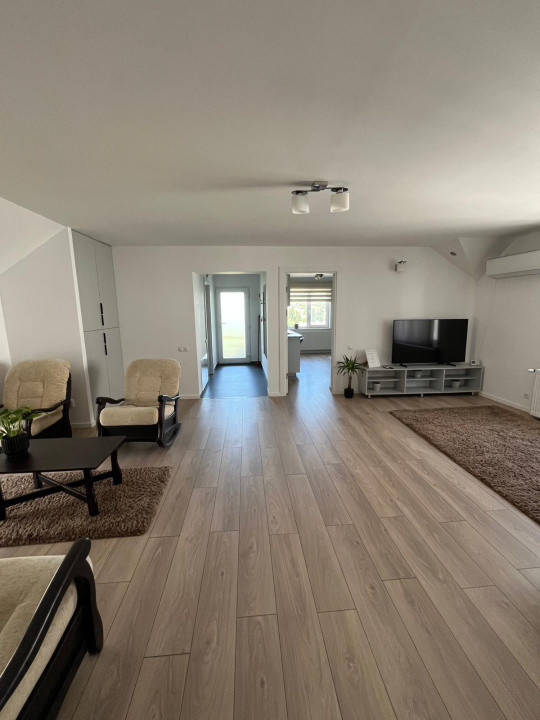 Închiriere ap. 3 cam., la casă 100 mp.+ curte, zona Gruia