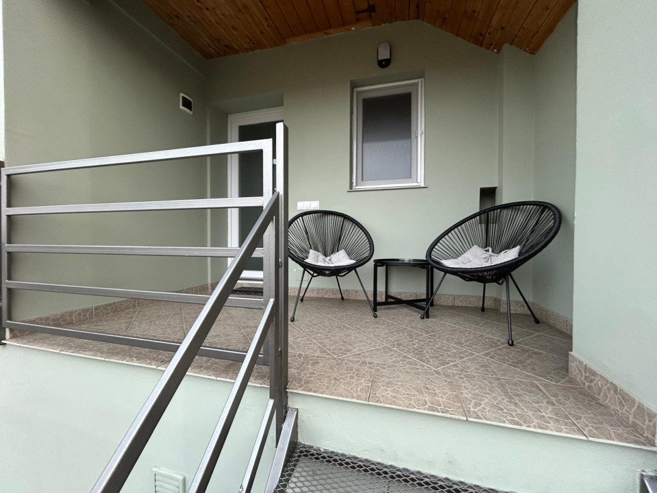 Închiriere ap. 3 cam., la casă 100 mp.+ curte, zona Gruia