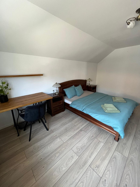 Închiriere ap. 3 cam., la casă 100 mp.+ curte, zona Gruia