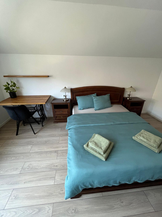 Închiriere ap. 3 cam., la casă 100 mp.+ curte, zona Gruia