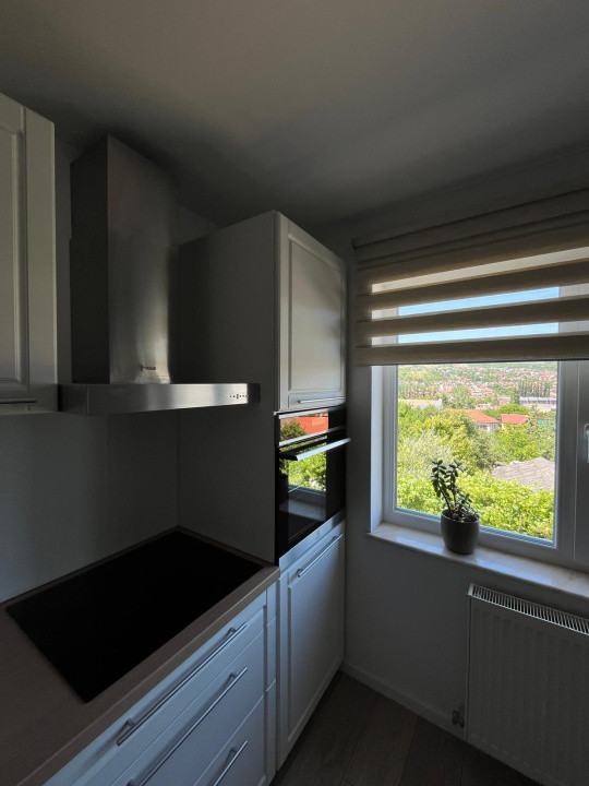 Închiriere ap. 3 cam., la casă 100 mp.+ curte, zona Gruia