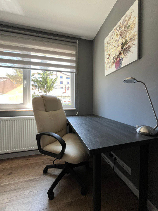 Închiriere ap. 3 cam., la casă 100 mp.+ curte, zona Gruia