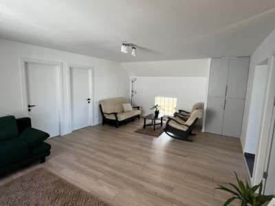 Închiriere ap. 3 cam., la casă 100 mp.+ curte, zona Gruia